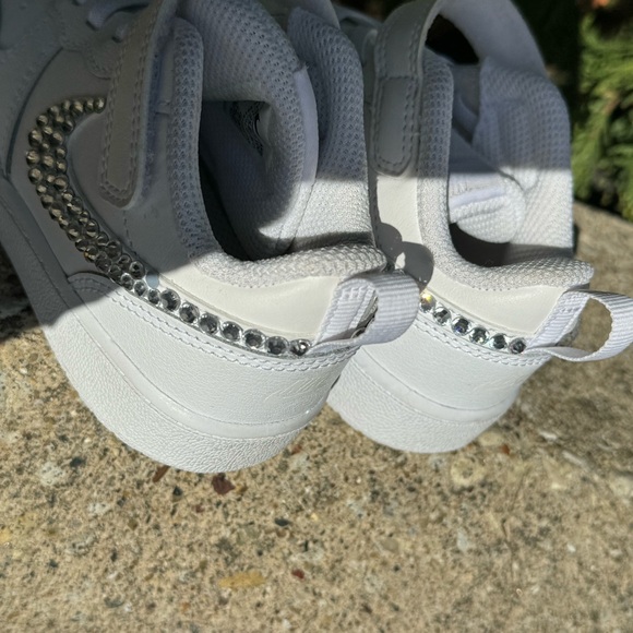 Small floral porcelain made in England heart shaped trinket box - Picture 15 of 15